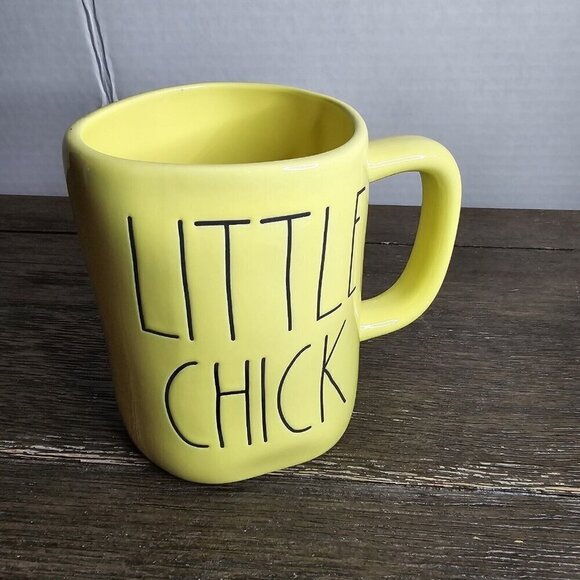 NWT Rae Dunn Artisan Little Chick Yellow Mug Easter Spring 2021 Magenta Farmhous - Picture 2 of 9